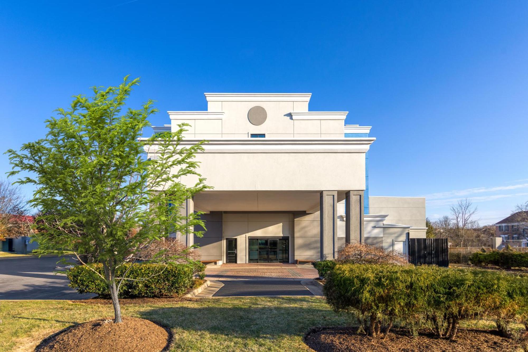 Holiday Inn Express & Suites Leesburg - Historic District By Ihg Екстериор снимка