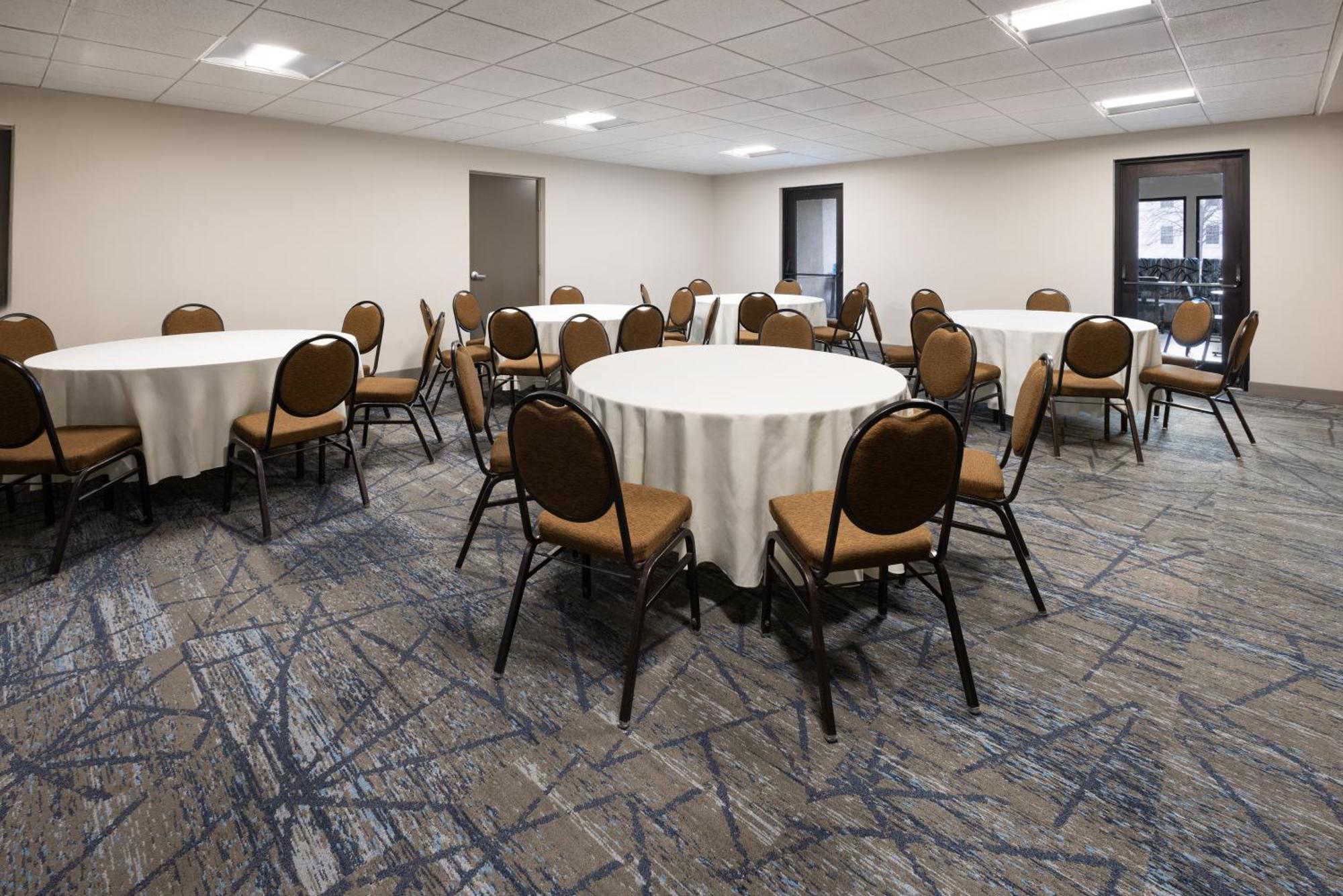 Holiday Inn Express & Suites Leesburg - Historic District By Ihg Екстериор снимка