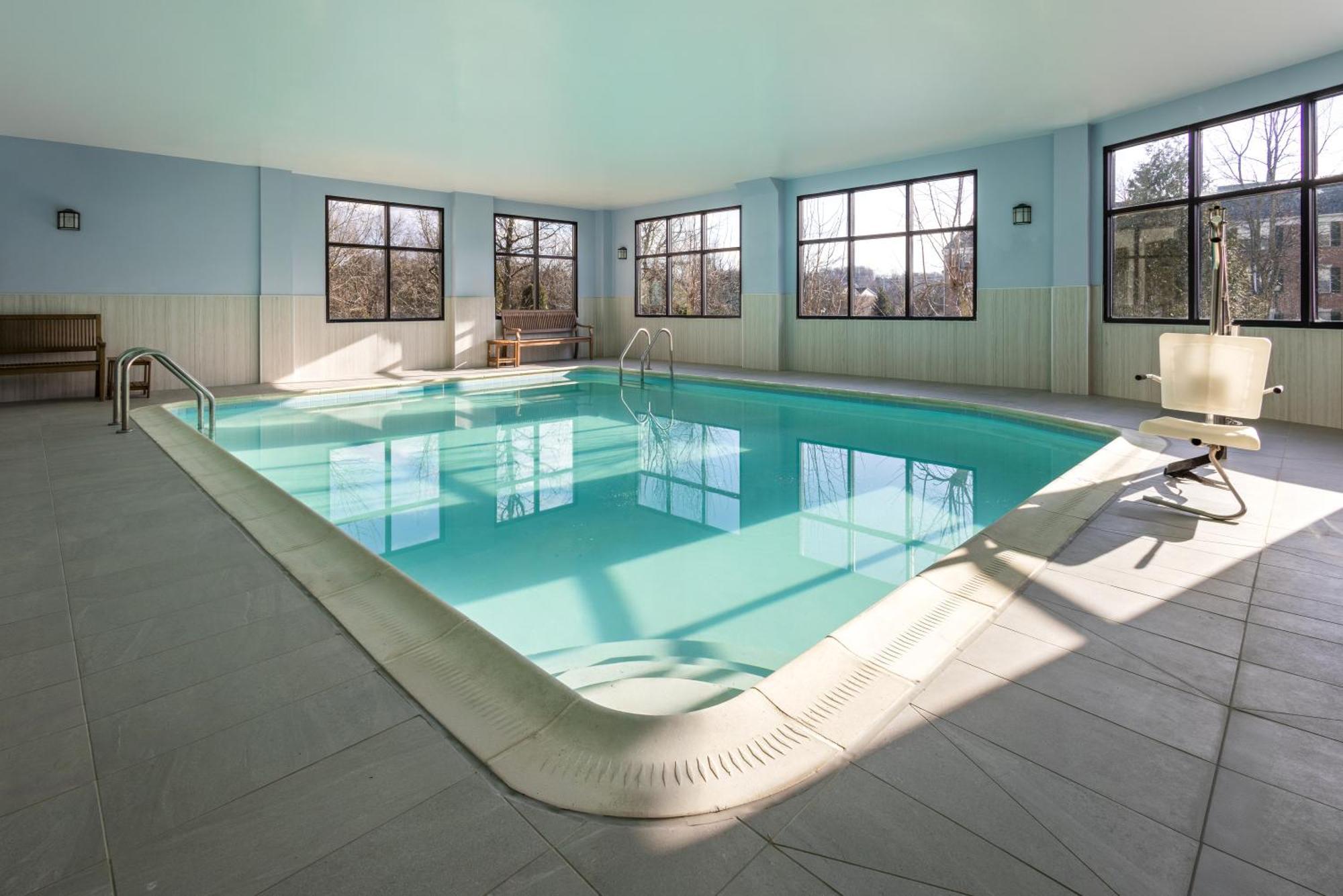 Holiday Inn Express & Suites Leesburg - Historic District By Ihg Екстериор снимка